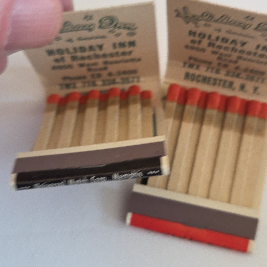 Vintage Matchbook Holiday Inn Hotel Lot (4) Green Yellow Red Black~ Unstuck NOS