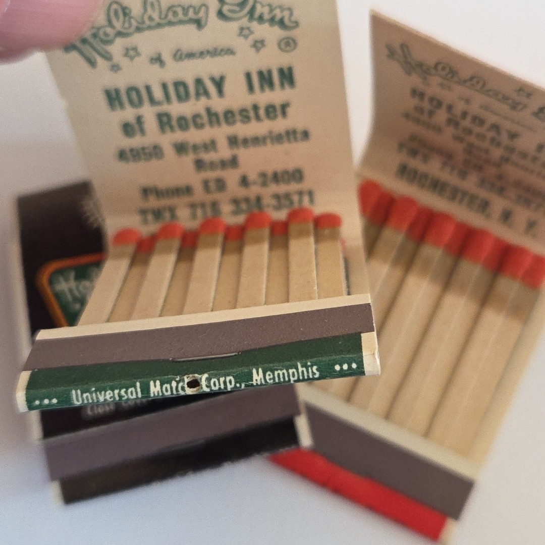 Vintage Matchbook Holiday Inn Hotel Lot (4) Green Yellow Red Black~ Unstuck NOS