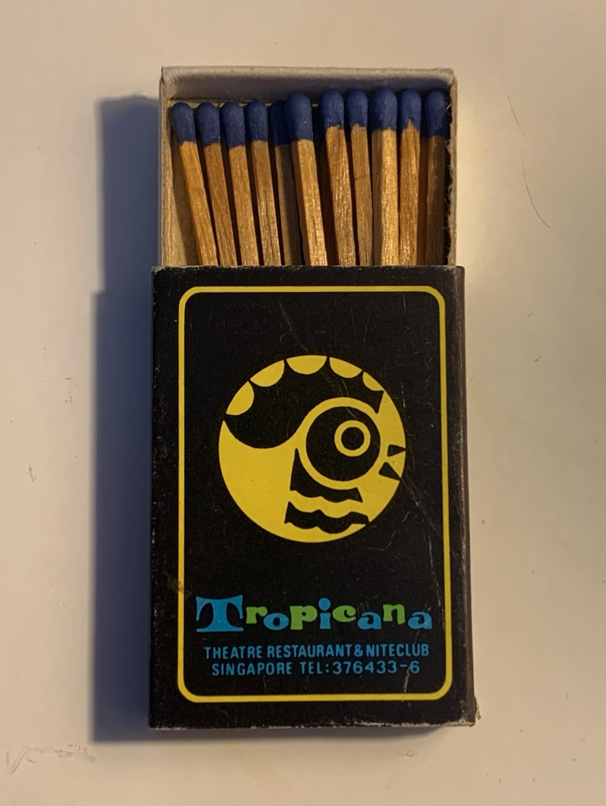 Singapore ~ Nite Club ~ Restaurant Tropicana ~ Vintage Matchbox ~