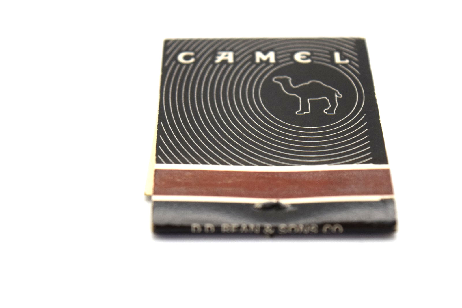 1998 Camel in Concentric Circles Black Vintage Matchbook Full Unstruck