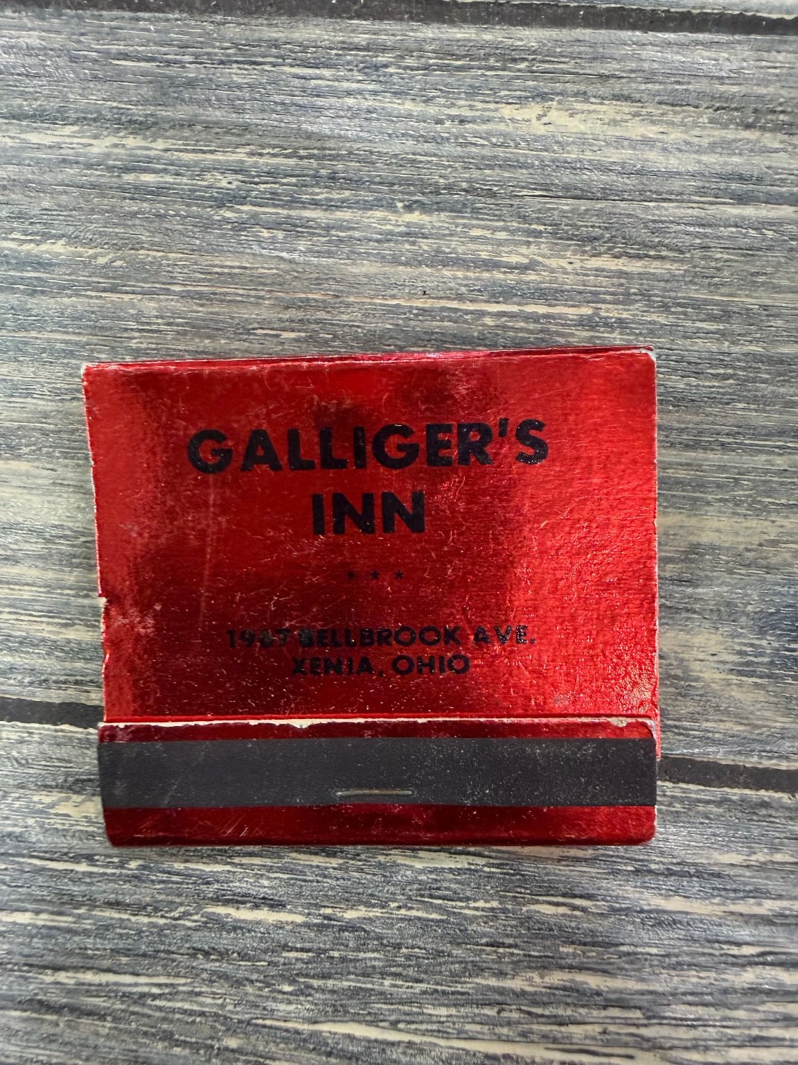 GALLIGER’S INN Xenia Ohio Vintage Red Black Text Standard Size Matchbook