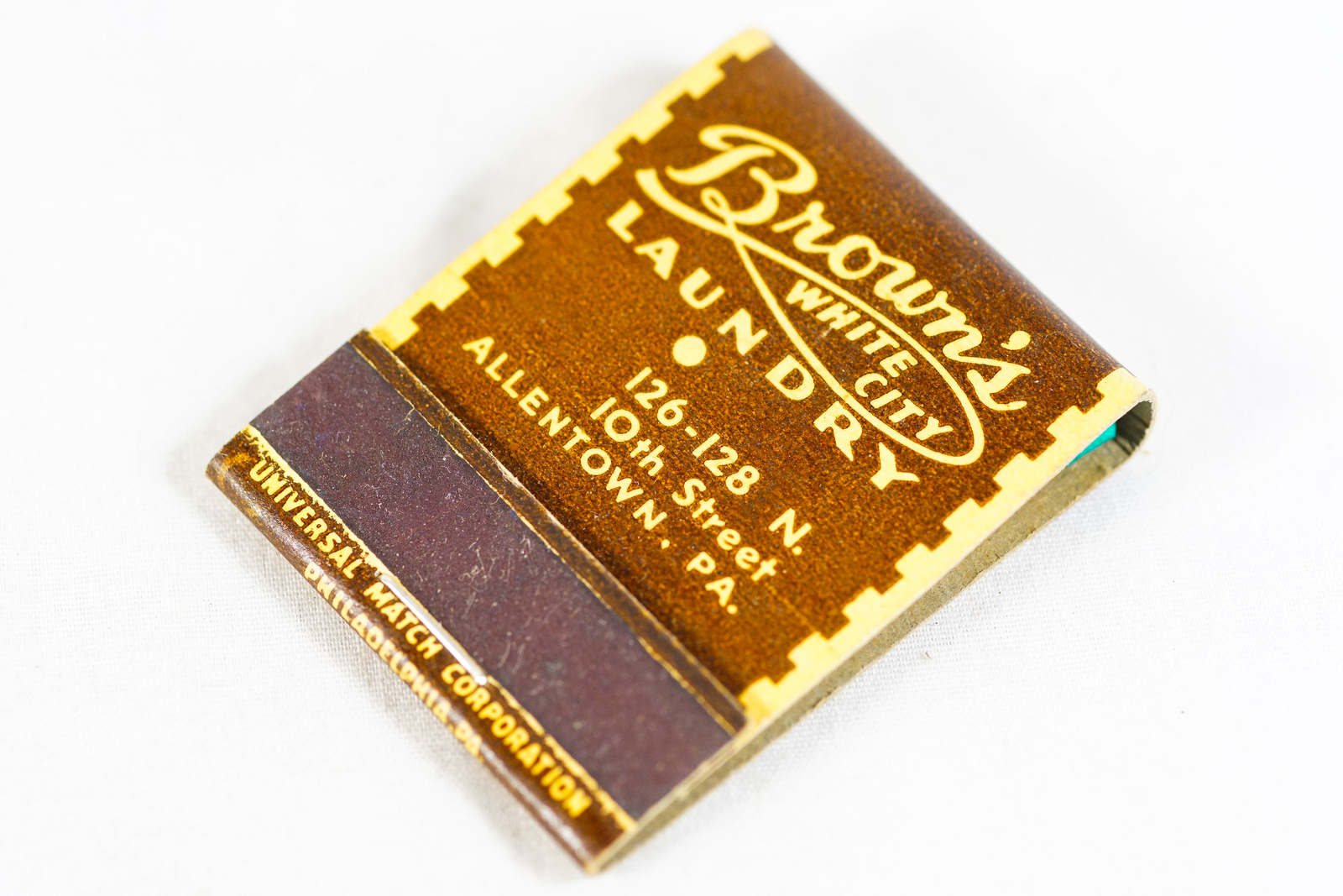 Browns White City Laundry 1930s Matchbook Cover Advertising UNSTRUCK