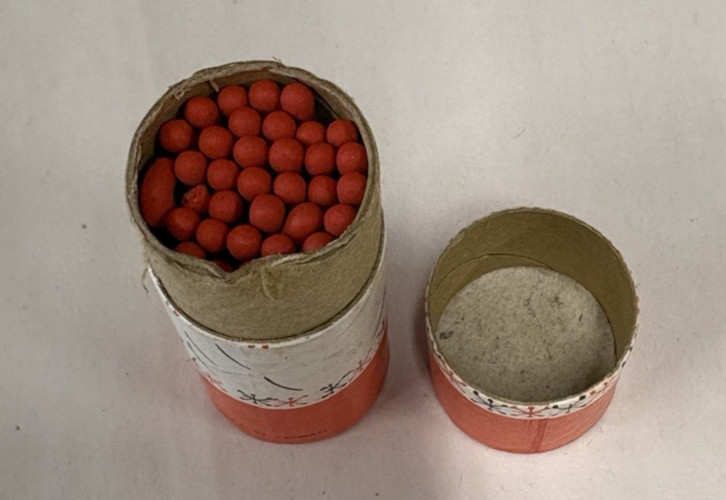 SANTA MATCHES-VINTAGE-CARDBOARD TUBE-MADE in TAIWAN