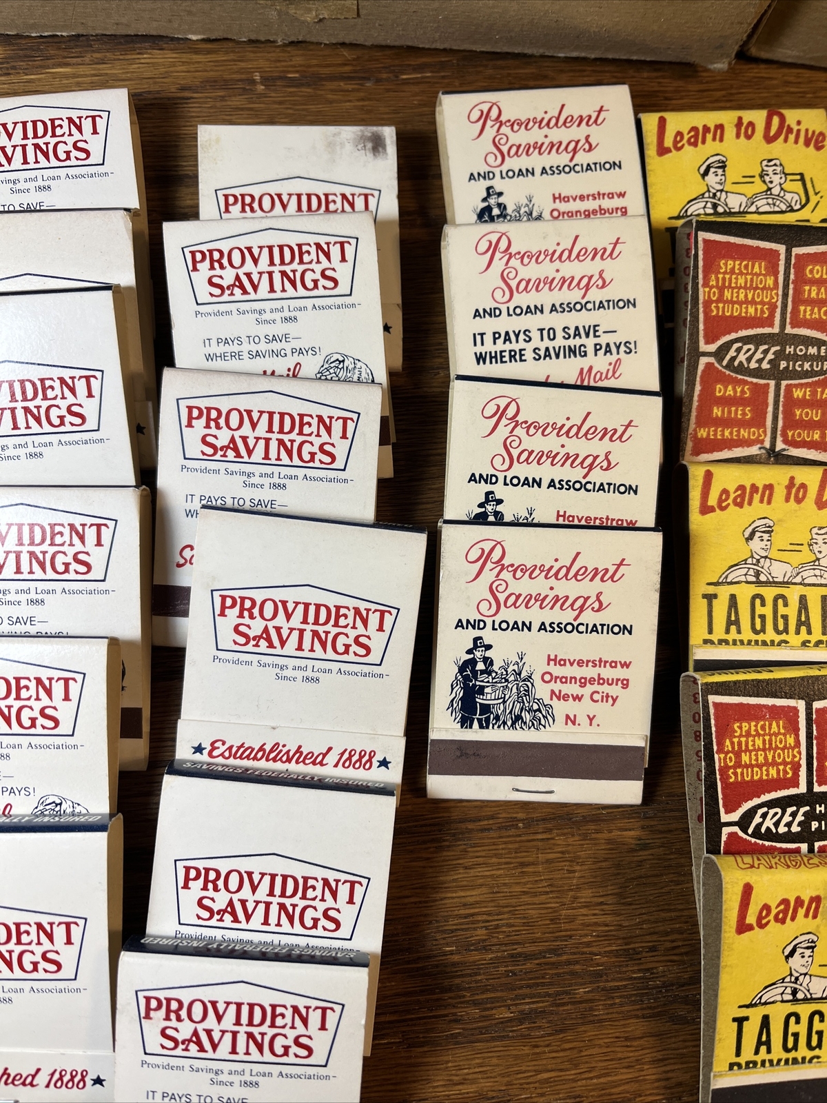 VINTAGE ADVERTISING BOOK MATCHES 29 TOTAL and Original cardboard box for ￼