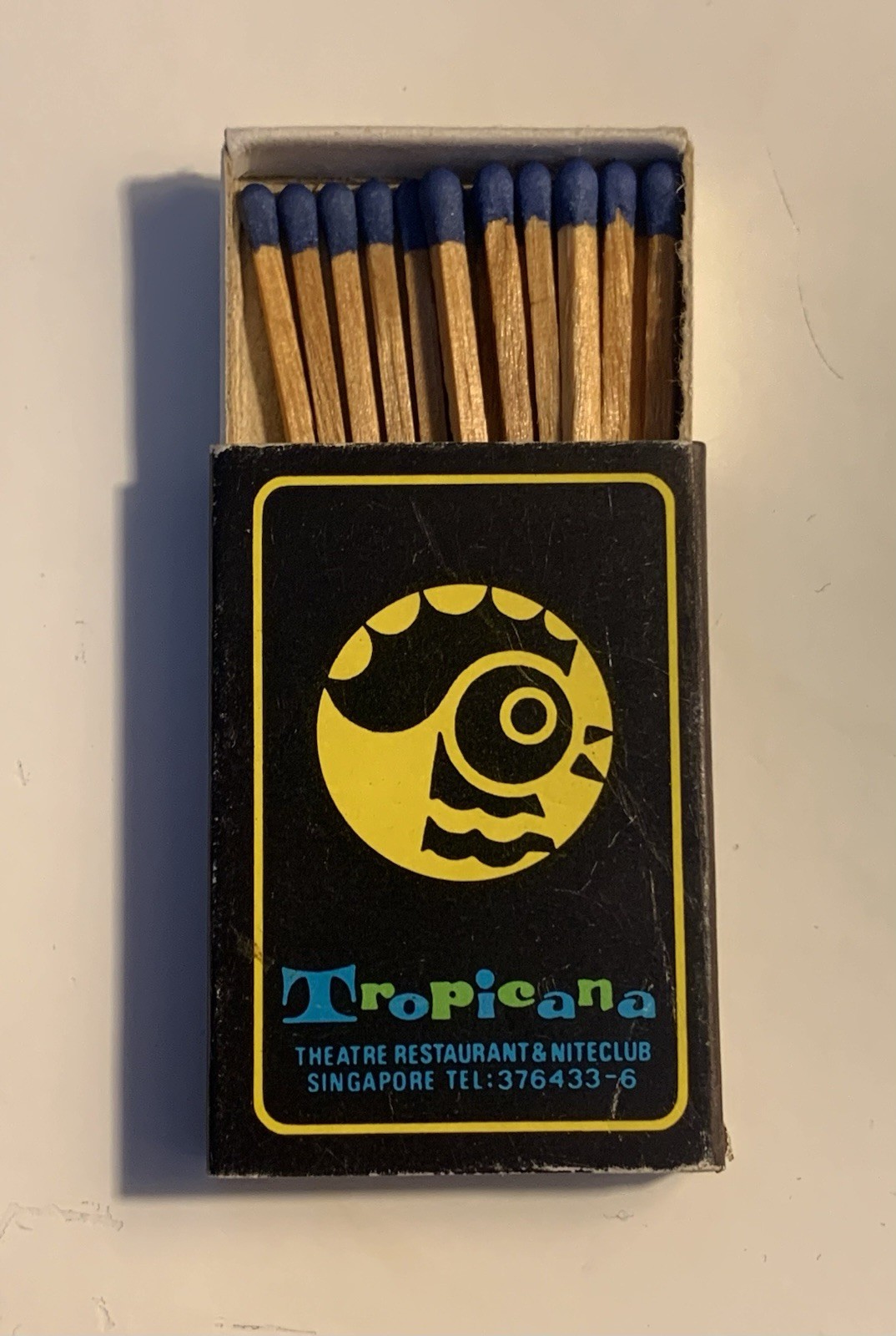Singapore ~ Nite Club ~ Restaurant Tropicana ~ Vintage Matchbox ~