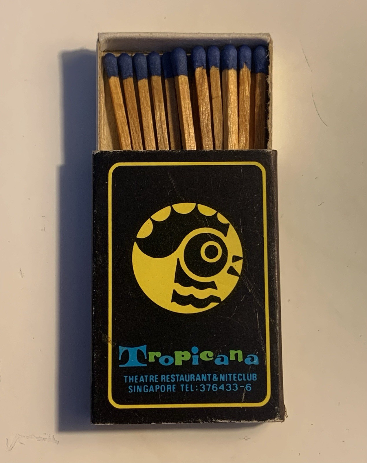 Singapore ~ Nite Club ~ Restaurant Tropicana ~ Vintage Matchbox ~