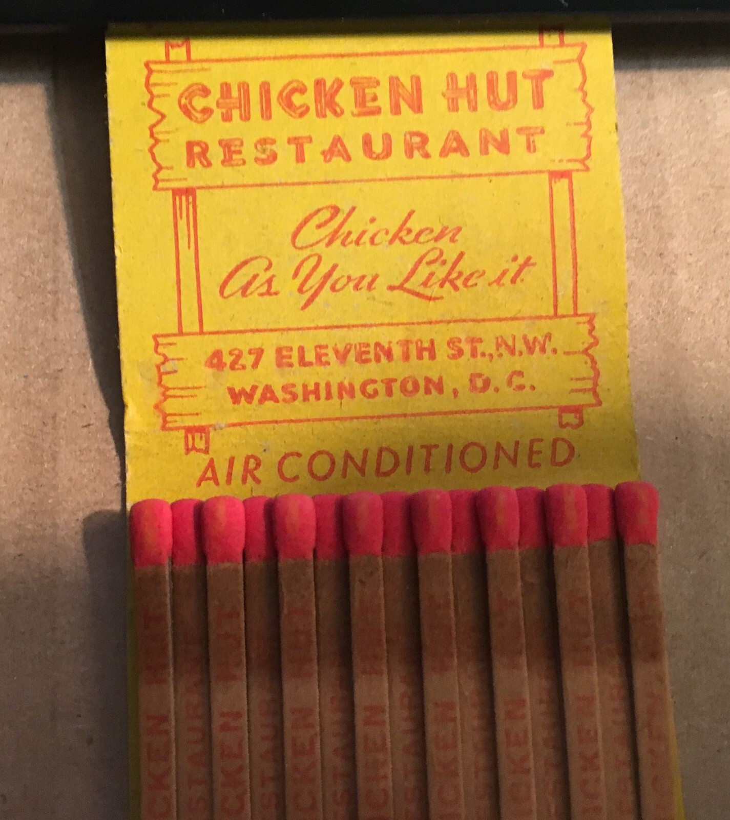 CHICKEN HUT RESTAURANT (WASHINGTON, DC) “WHERE CHICKEN IS KING” FULL MATCH BOOK