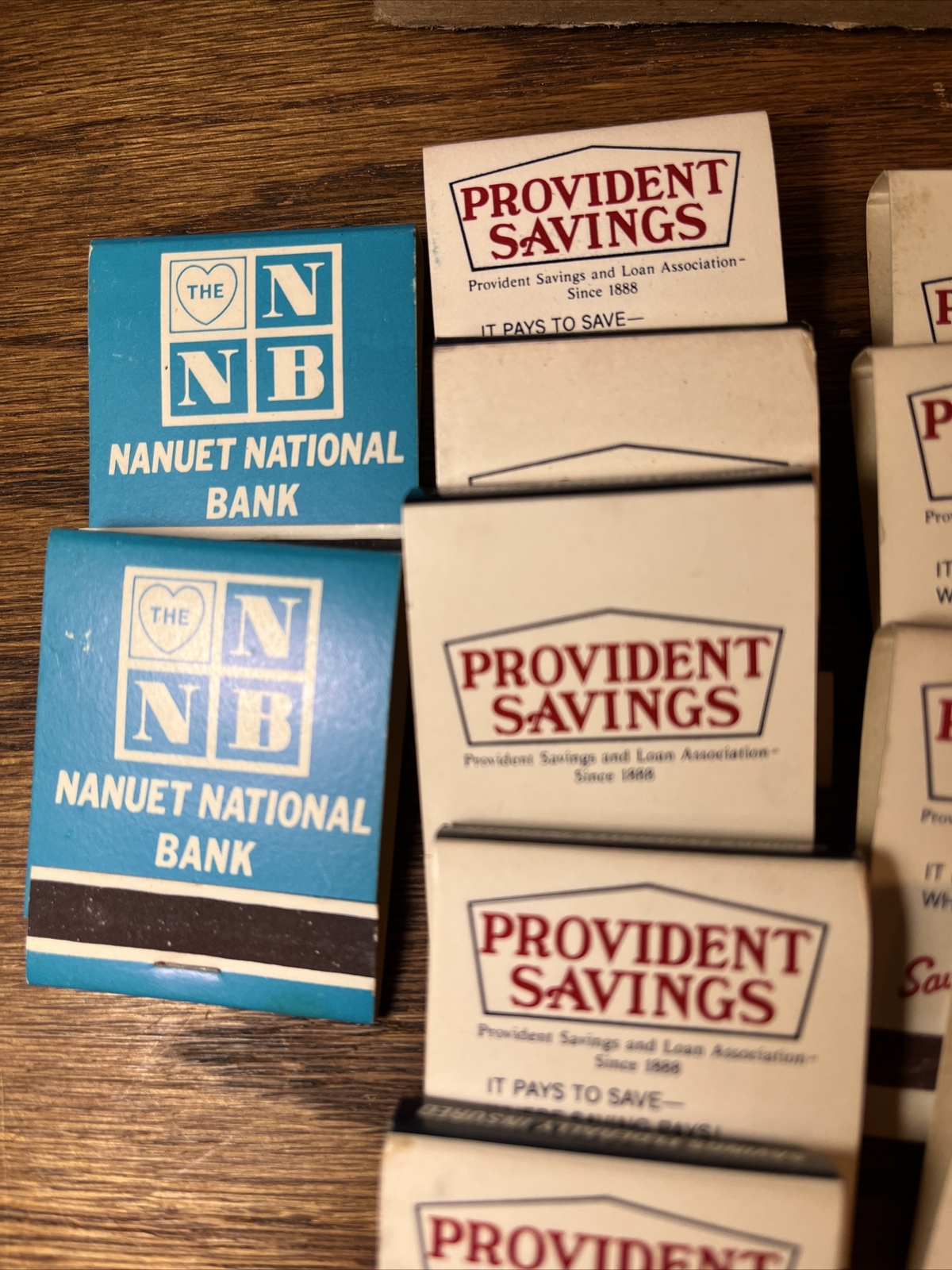 VINTAGE ADVERTISING BOOK MATCHES 29 TOTAL and Original cardboard box for ￼