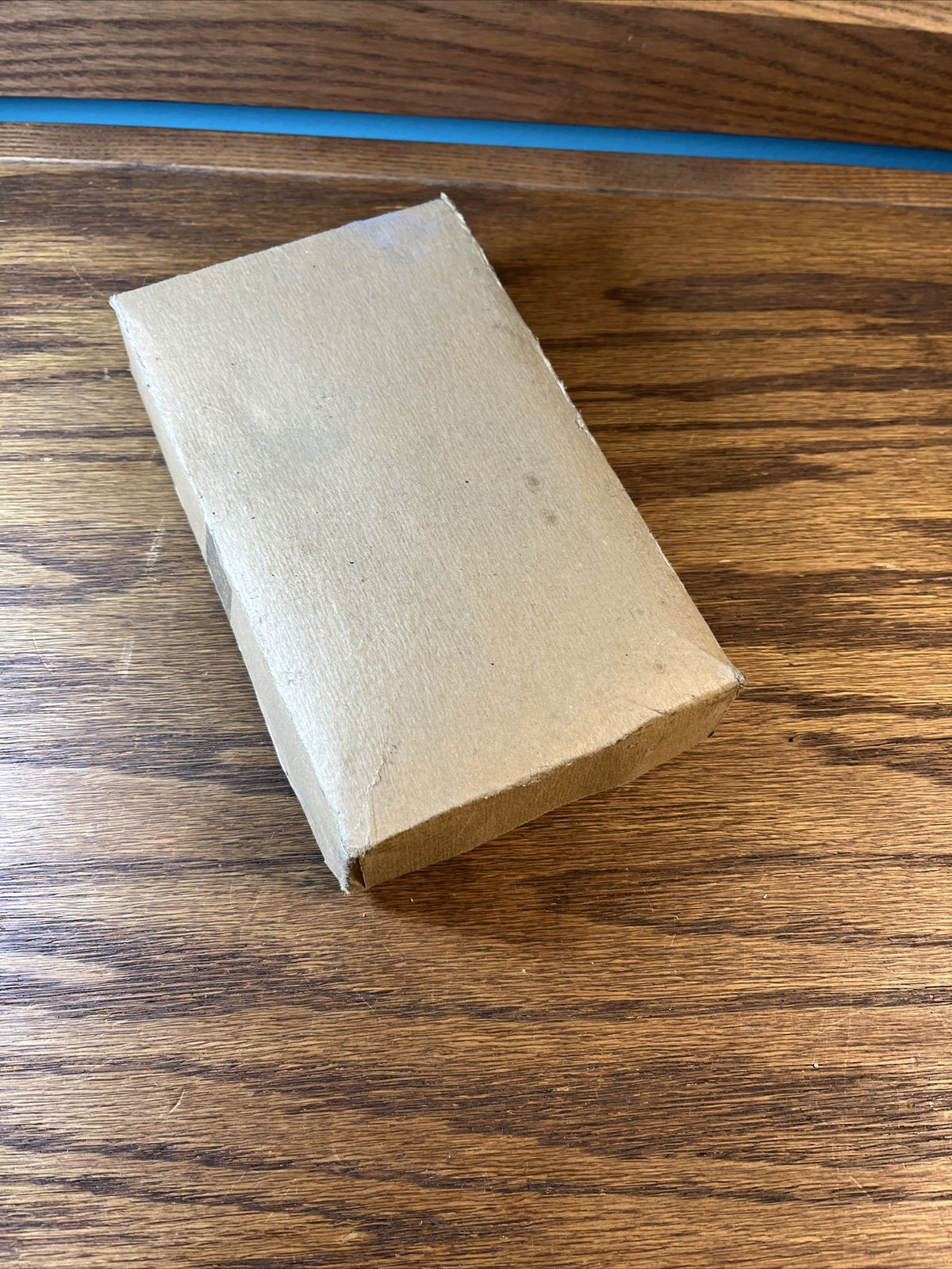 VINTAGE ADVERTISING BOOK MATCHES 29 TOTAL and Original cardboard box for ￼
